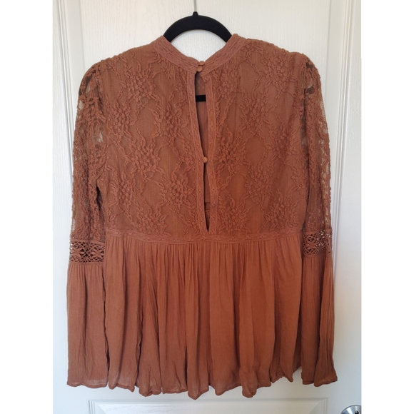 High Neck Lace Blouse - Picture 3 of 6